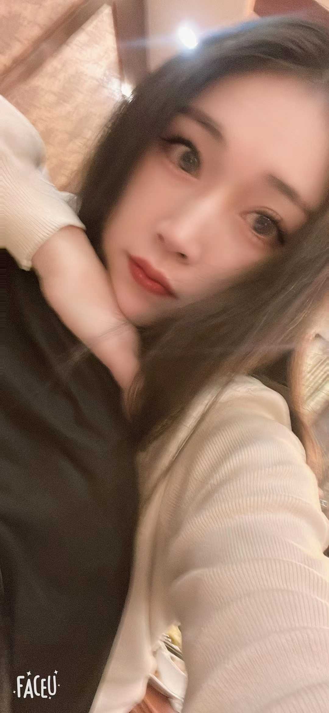 饥渴难耐的少妇妹子